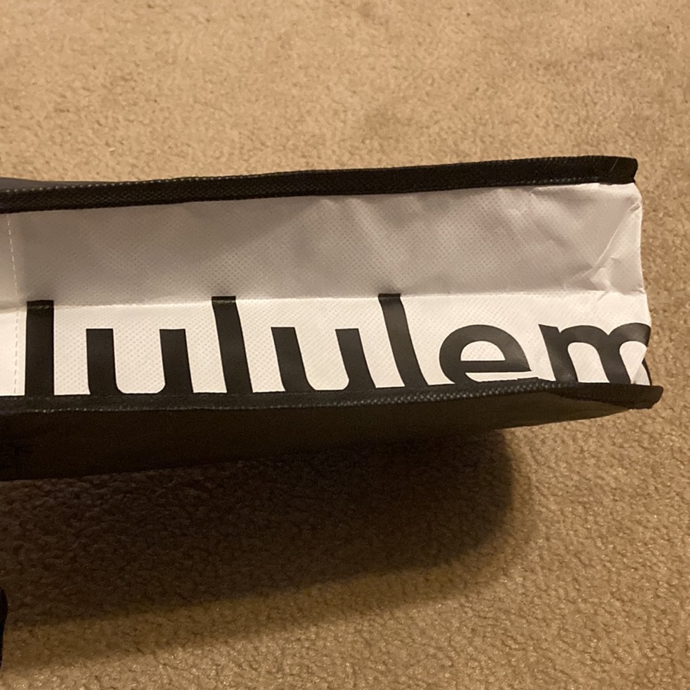 Small Lululemon Reusable Bag - Picture 3 of 5